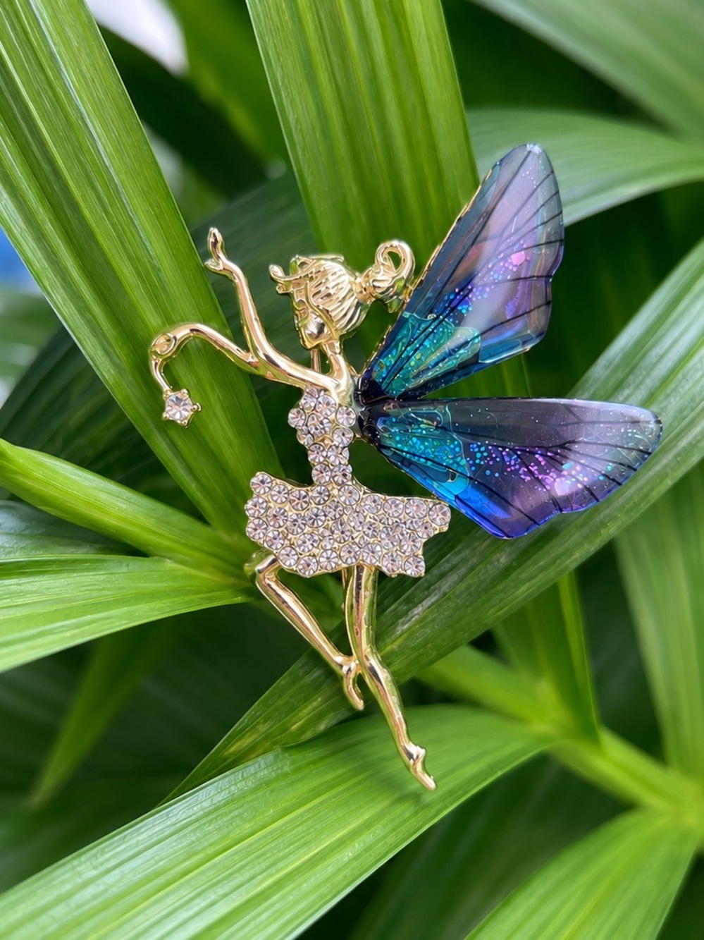 NWOT Dancing Fairy Brooch Pin Iridescent Blue Purple Wings Rhinestone Gold Tone